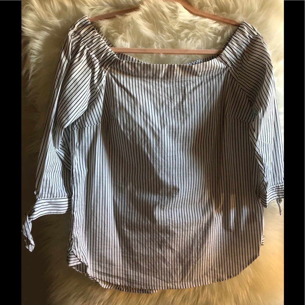 Shoulder blouse